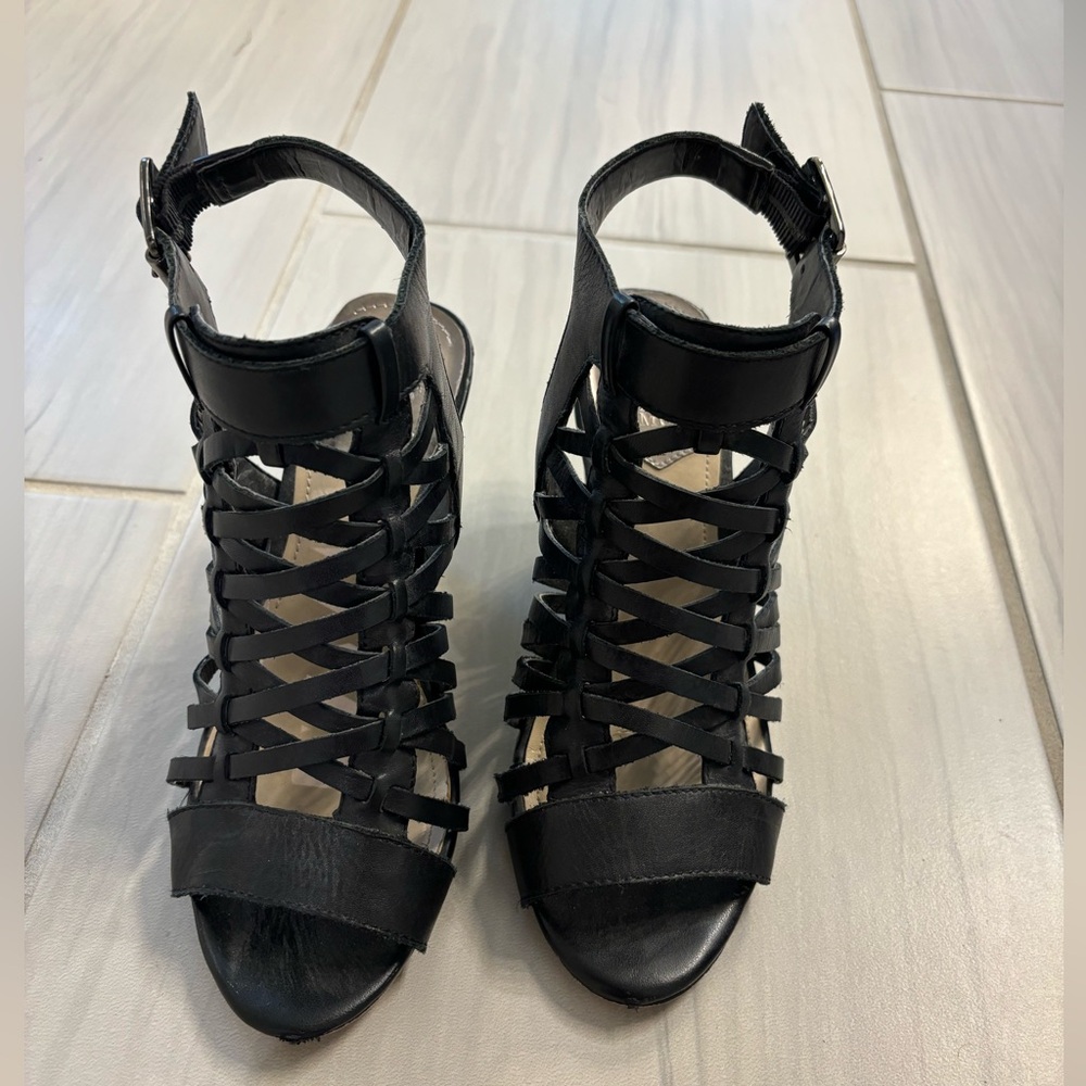 Vince Camuto size 5.5